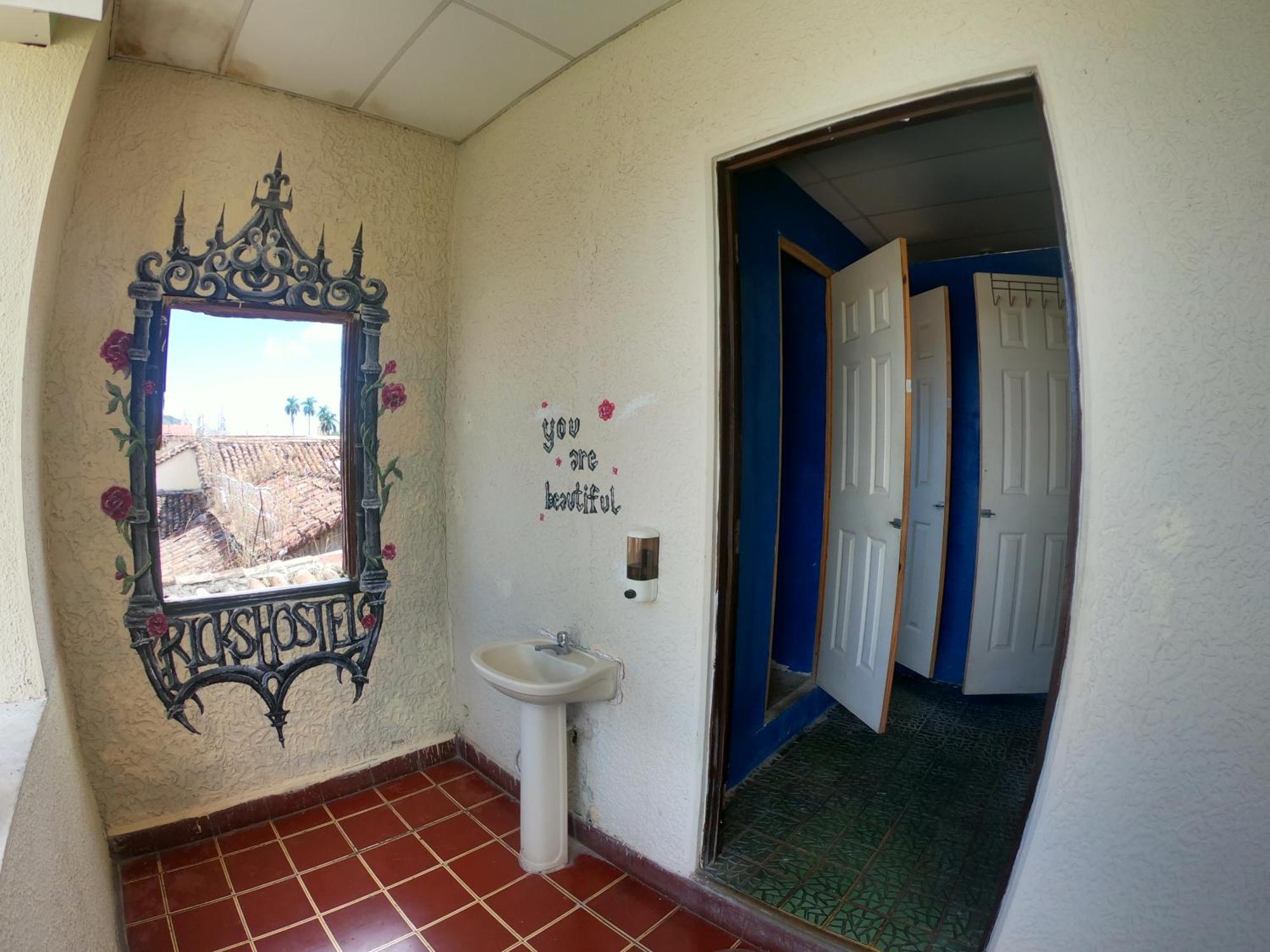 Ricks Hostel سانتا آنا المظهر الخارجي الصورة